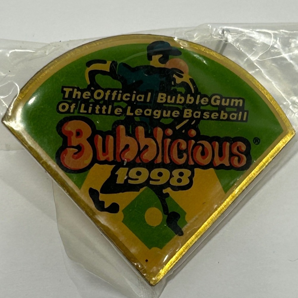 Vintage 1998 Bubblicious Little‎ League Baseball Gold Tone Lapel Pin Collectible